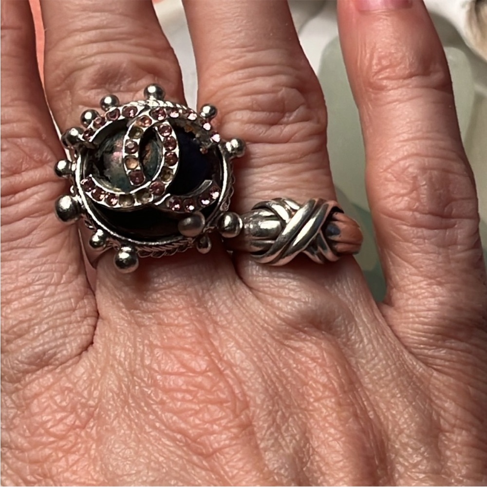 Chanel Black Pearl Pink Rhinestone Logo Ring - Picture 3 of 10